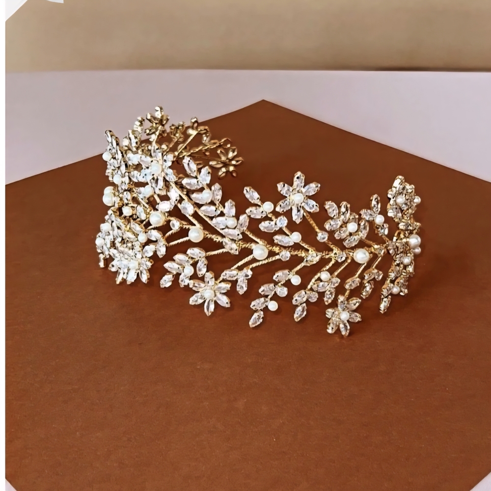 Gold and White Floral Hair Accessory with Intricate Design